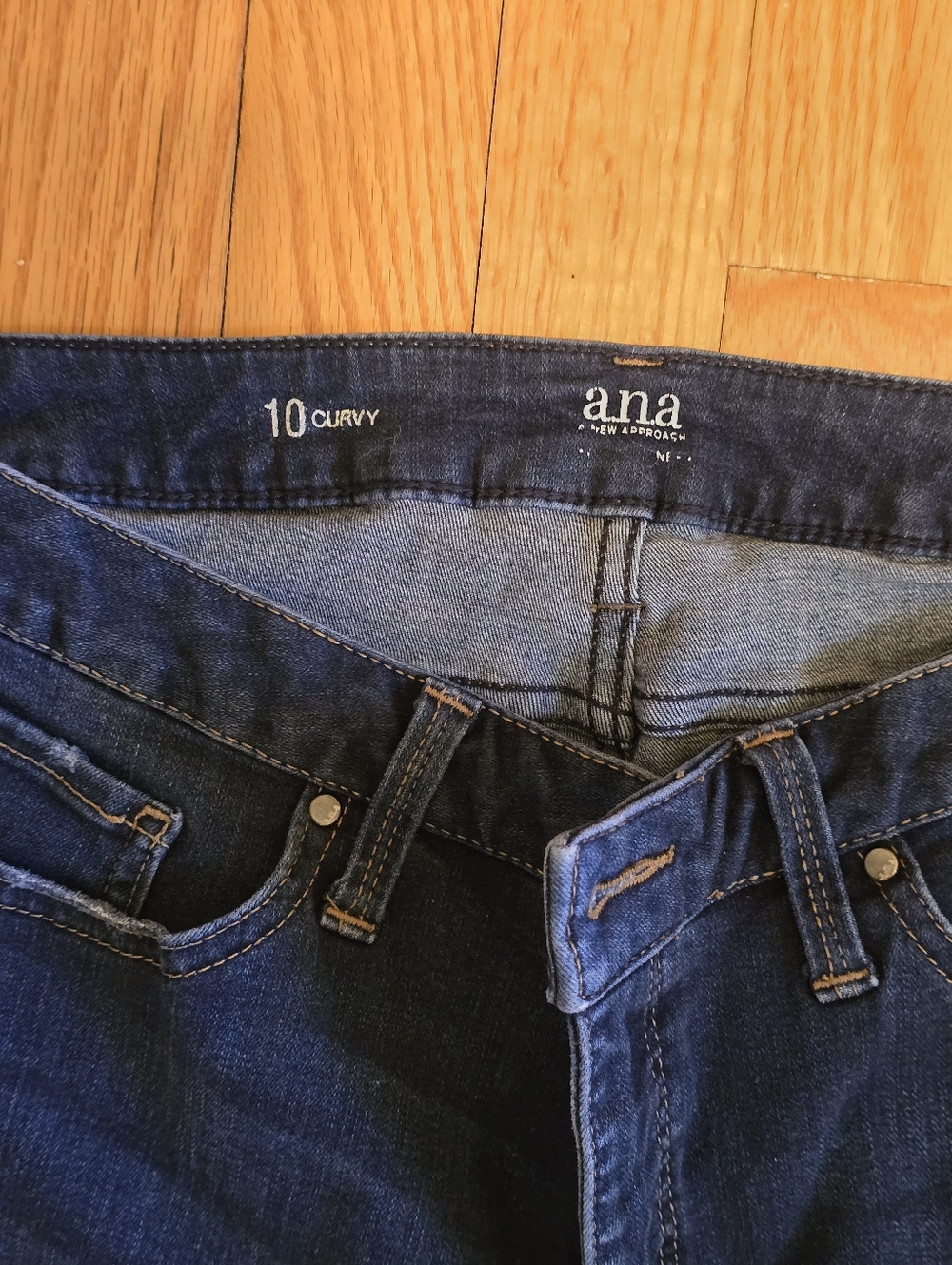 a.n.a Women’s Dark Indigo Skinny Jeans 10 Curvy - Picture 2 of 4
